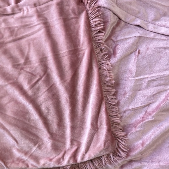 XEGE Fluffy Decorative Pillow Covers(Final Sell Price) - Picture 2 of 2